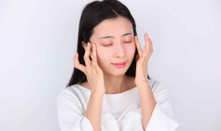 正确涂眼霜的手法（正确涂眼霜的手法视频）