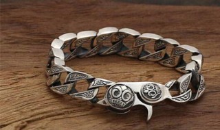 纯银如何自己清洗（纯银自己怎么清洗）