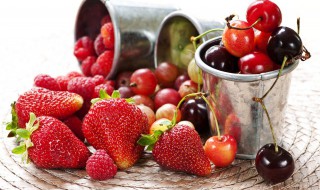 家庭种草莓怎么管理（家庭种草莓怎么管理的）