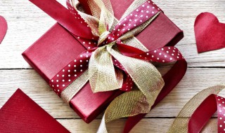 晒老公送礼物的说说（三八节晒老公送礼物的说说）