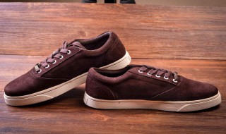 皮靴上有折痕怎么处理（皮靴有折痕怎么办）