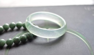 玉镯最好的鉴别方法 玉镯最好的鉴别方法视频