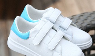 白鞋上有铁锈怎么处理（白鞋上有铁锈怎么办）