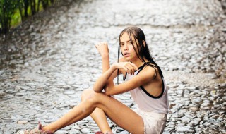 狂风暴雨的说说 外面狂风暴雨的说说