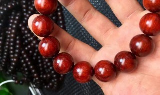 小叶紫檀手串怎么盘玩（新的小叶紫檀手串怎么盘玩）