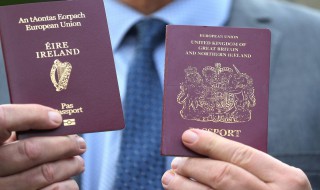 办理护照需要什么（办理护照需要什么底色的照片）