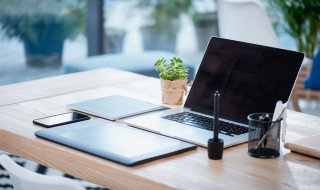 耳机插入电脑没有声音（耳机插在电脑没有声音）