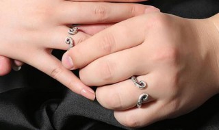 男女朋友带戒指戴法（男女朋友戴戒指戴法）