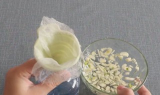 大蒜擦脸正确方法（大蒜擦脸正确方法图片）