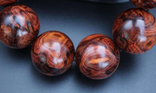 紫檀手串的盘玩方法（紫檀手串的盘玩方法视频）