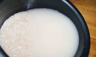 淘米水浇花的正确方法（淘米水浇花的正确方法绿萝）