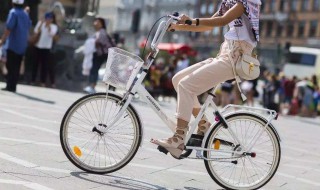 学自行车的技巧 大人学自行车的技巧