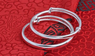 小苏打如何清洗银手镯 清洗银饰最好的方法小苏打