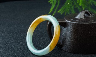 如何选购玉手镯（如何选好玉手镯）