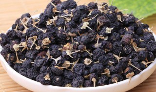 黑枸杞如何泡水喝 三种人坚决不能喝黑枸杞