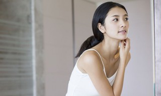 如何去鼻子黑头（如何去鼻子黑头收缩毛孔简单小方法）