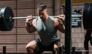 窄距深蹲如何做 窄距深蹲如何做视频教程