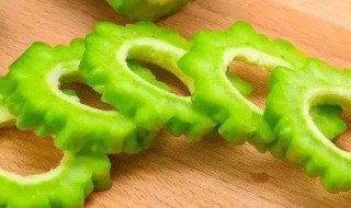 苦瓜放冰箱里保存方法（苦瓜放在冰箱里可以保鲜多长时间）