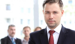 去新公司如何做自我介绍 新公司如何做自我介绍简短