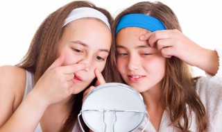 闭口粉刺形成的原因（闭口粉刺形成的原因有哪些）