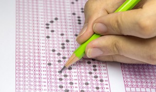 恢复高考是哪一年哪月（第一次恢复高考是哪一年哪月）