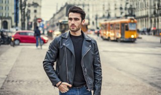 皮夹克如何清洗（皮夹克如何清洗视频）