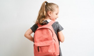 背包脏了如何清洗（背包脏了怎么快速处理）