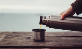 如何清洗不锈钢保温杯（如何清洗不锈钢保温杯水垢）