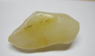 金丝玉鉴别的四个方法（金丝玉什么颜色值钱）