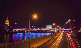 夜景发朋友圈的句子（小区夜景发朋友圈的句子）