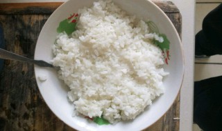 做米饭怎样放水 做米饭怎么放水