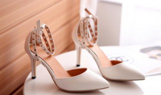 凉鞋有气味怎么处理（凉鞋有气味怎么处理干净）