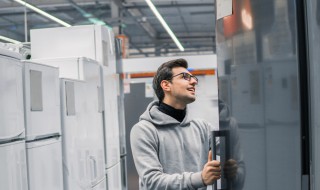 买冰箱怎么选购（买冰箱怎么选购技巧）