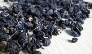 黑枸杞真假怎样辨别（如何黑枸杞真假怎样辨别）