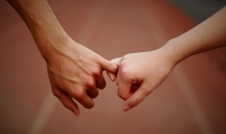 怎样哄女生开心（怎样哄女生开心的句子）