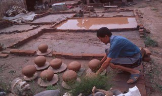 瓷土保湿的方法（瓷土保湿的方法有哪些）