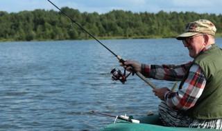 怎样钓翘嘴鱼（冬天怎样钓翘嘴鱼）