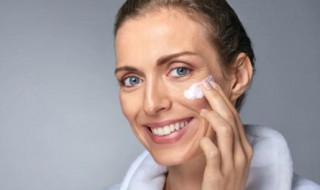 炉甘石洗剂怎么用（炉甘石洗剂涂了之后多久要洗了嘛）