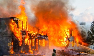 火灾的9种逃生方式（火灾的9种逃生方式是）