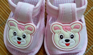 怎样做婴幼儿软底凉鞋（婴幼儿软底鞋简单做法）