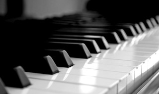 钢琴的划痕怎么处理（钢琴的划痕怎么处理好）