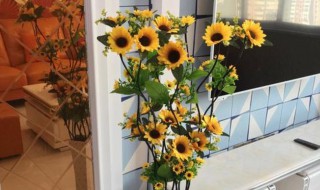 家里摆放假花好不好（家里摆放假花好不好,放假花在客厅内会影响风水吗...）