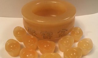 聚宝盆放在家里什么位置好（聚宝盆摆放在客厅哪里最好）