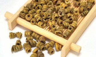 石斛的功效与作用禁忌（黄芪石斛的功效与作用禁忌）