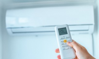 空调内机突然大量漏水怎么回事（空调内机突然漏水是怎么回事）