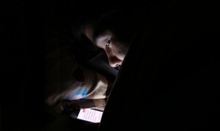 苹果手机护眼模式在哪里开启（苹果手机护眼模式在哪里开启?）