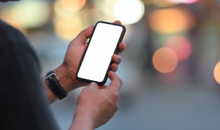 手机屏幕出现彩色条纹怎么修复 手机屏幕出现彩色条纹怎么修复要多少钱