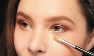 美瞳线和眼线有什么区别（美瞳线和眼线有什么区别,哪个更好看）