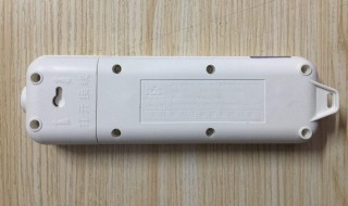 接线板上的插孔为什么没有一孔的（接线板上插接线板）