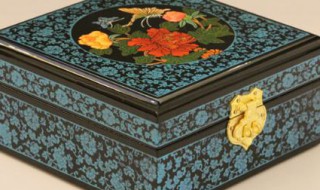 首饰盒怎么选择（首饰盒怎么选择材质）